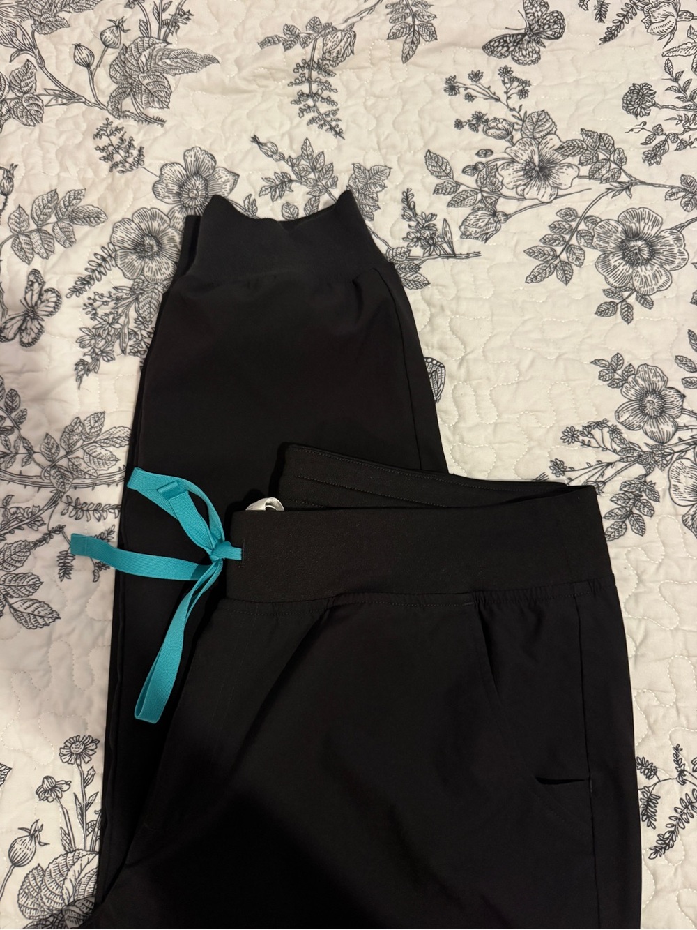 SOLD!!!! Figs Black Jogger Pants with Teal Drawstring (Size L Tall) - Picture 8 of 8